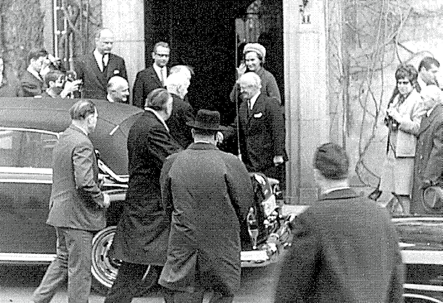 Karl Heinrich Lübke, zweiter Bundespräsident der Bundesrepublik Deutschland, zu Besuch auf dem Schloss Wächtersbach.